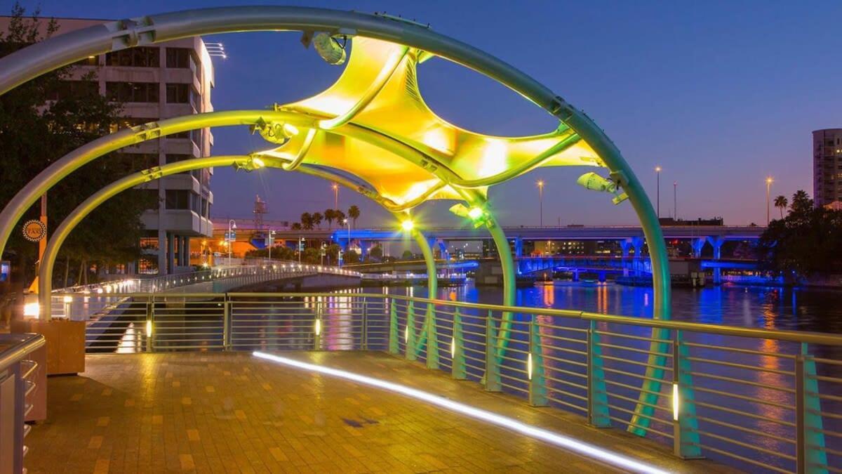 Вилла 4Bd 2 Mi To Usf Free Pool + 24 Hour Gym Тампа Экстерьер фото